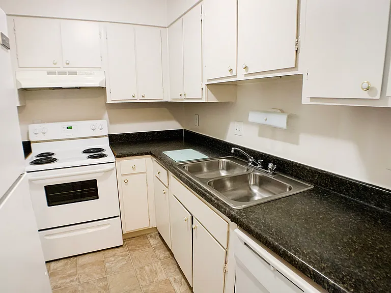 Oakwood Apartments — Photo 47