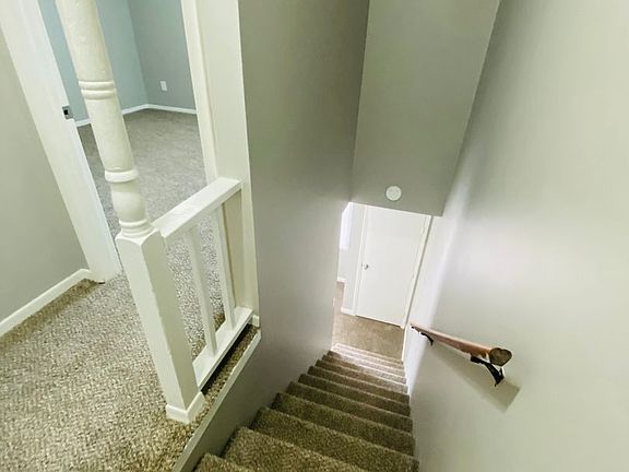 5th image of 1572 Elizabeth St APT A