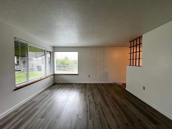 4th image of 2605 Powerhouse Rd #2