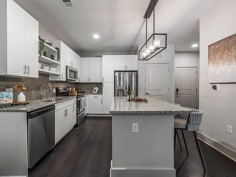 Capital Collective Luxury Apartments — Photo 26
