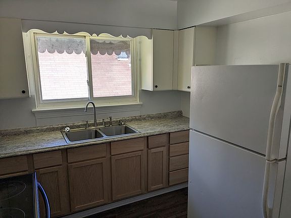 2nd image of 92 S Walnut St #2