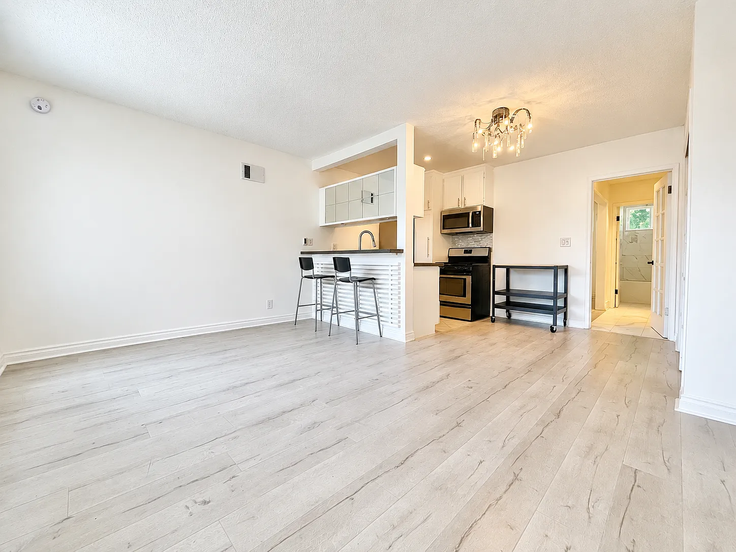 1315 N June St — Photo 1