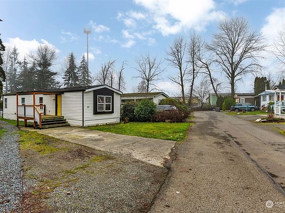 3rd image of 1919 196th Street SW #23