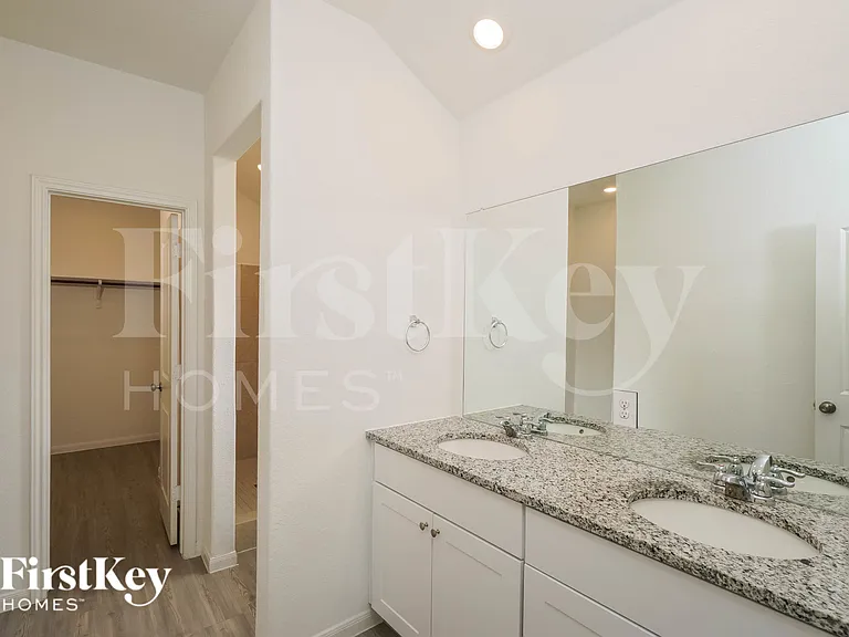 1260 Treehouse Ln — Photo 11