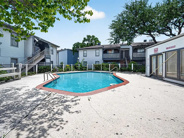 7200 Clarewood Dr #1904 — Photo 22