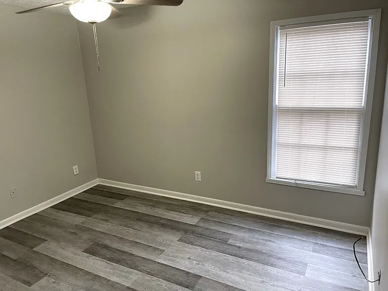 859A Park Pl NE — Photo 17