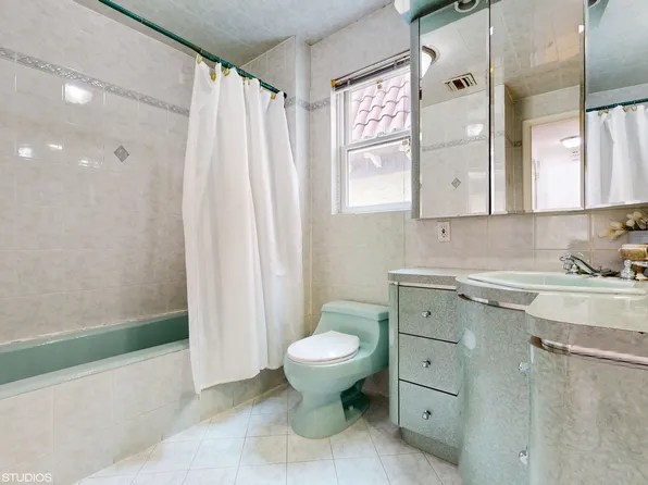 3832 Lyme Avenue image 25 of 29