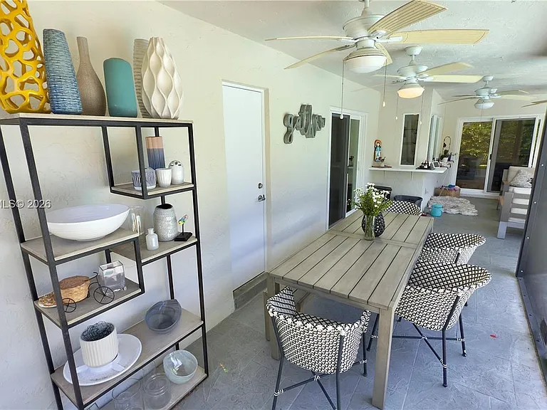 2411 NW 31st St — Photo 30