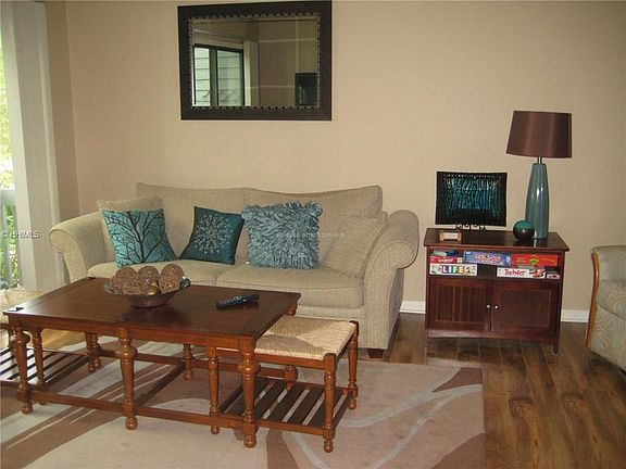 3rd image of 19 Lemoyne Ave APT 20
