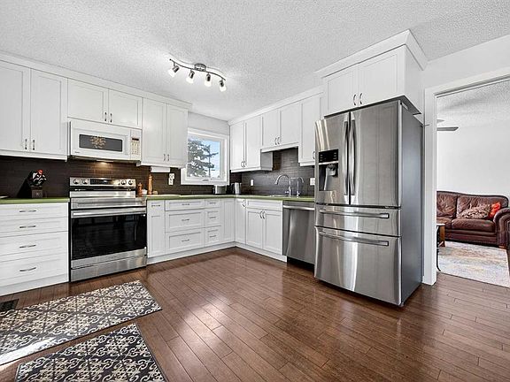 3rd image of 52 E Dover Ridge Pl SE