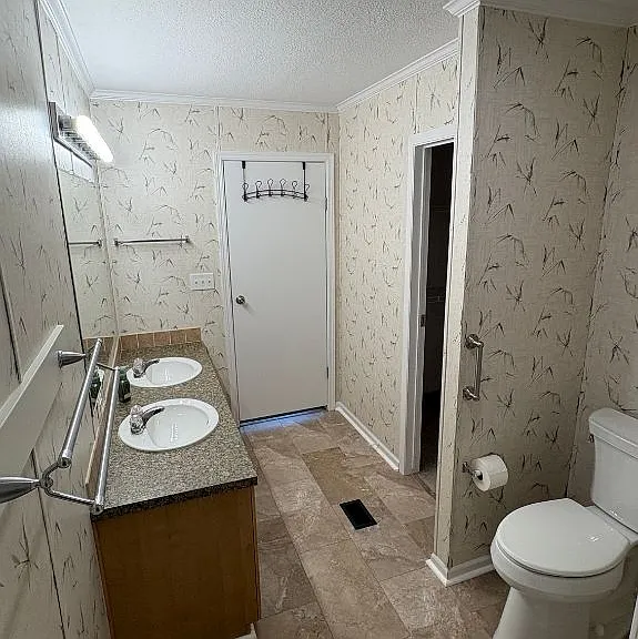Master bath room with walk in shower