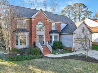 101 Strathburgh Ln, Cary, NC 27518