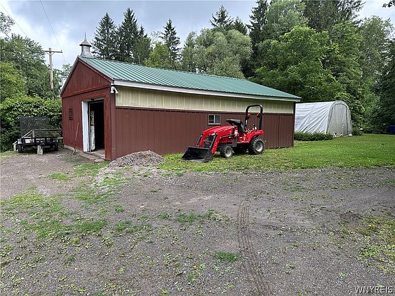 4th image of 2326 Snyder Rd