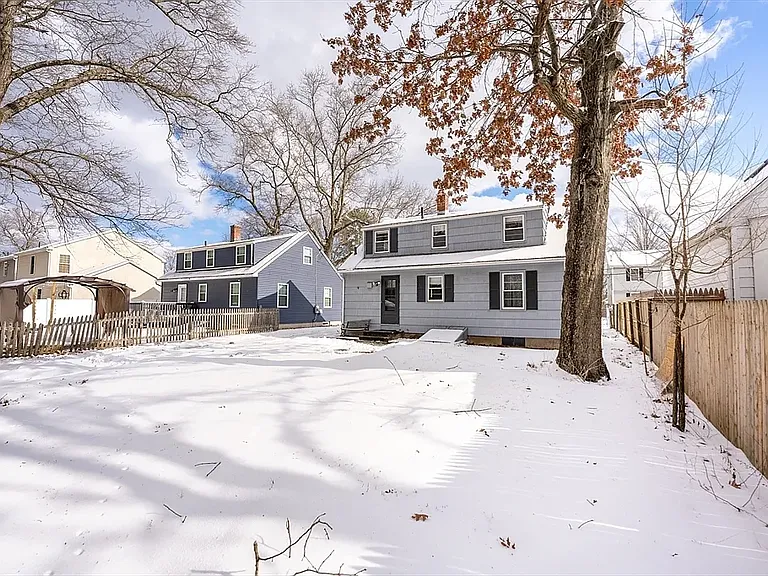 120 Lamont St — Photo 4