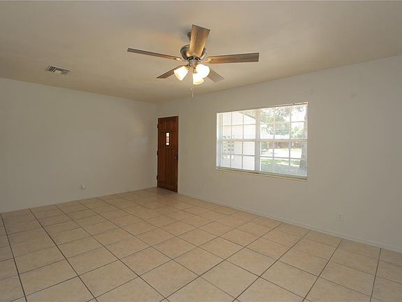 5th image of 111 Brown Dr