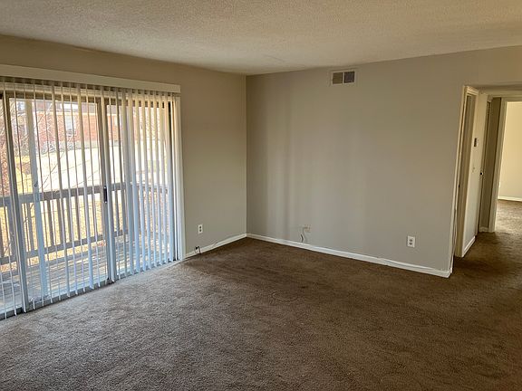 2nd image of 8615 Countryshire Ln #8627-4