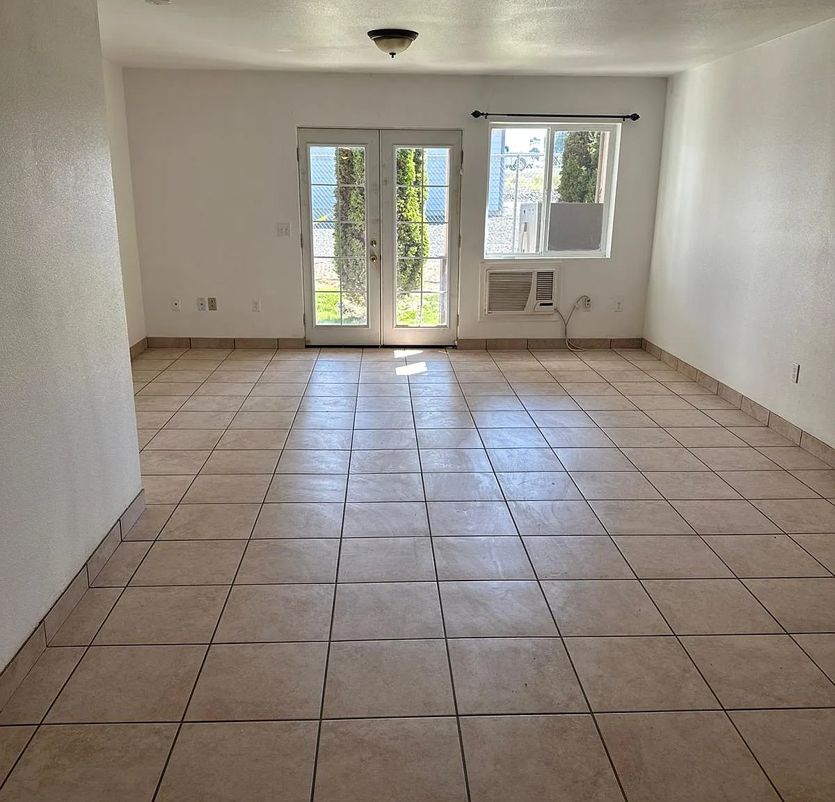 2 bed, 1.5 bath, $1,350 — Photo 3