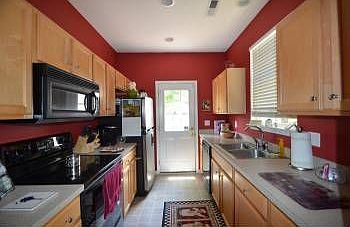 2nd image of 4819 Holly Berry Ln