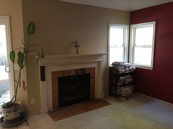 4th image of 801 Flying Hills Ln