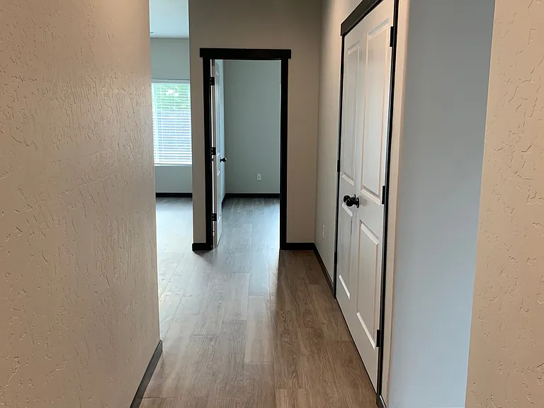 5810 Midland Ln — Photo 4