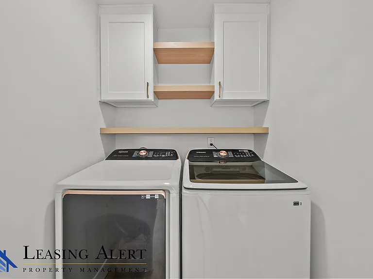 16446 Lassen St — Photo 7