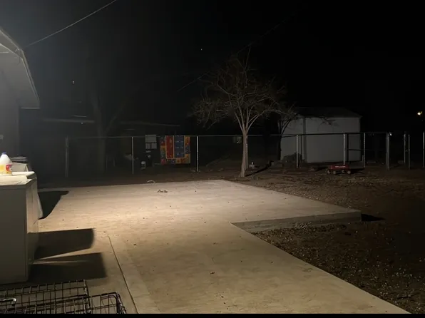 111 W Sabinal St, Uvalde, TX 78801