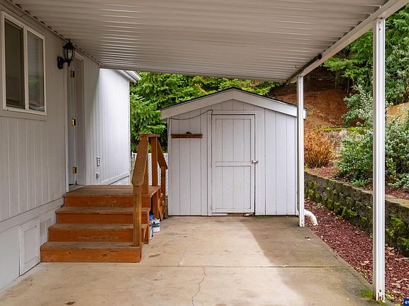 3rd image of 2155 Robins Ln SE Unit 33
