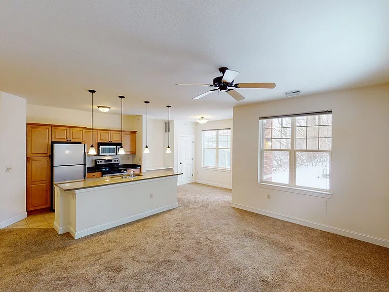Delafield Lakes Apartments — Photo 7
