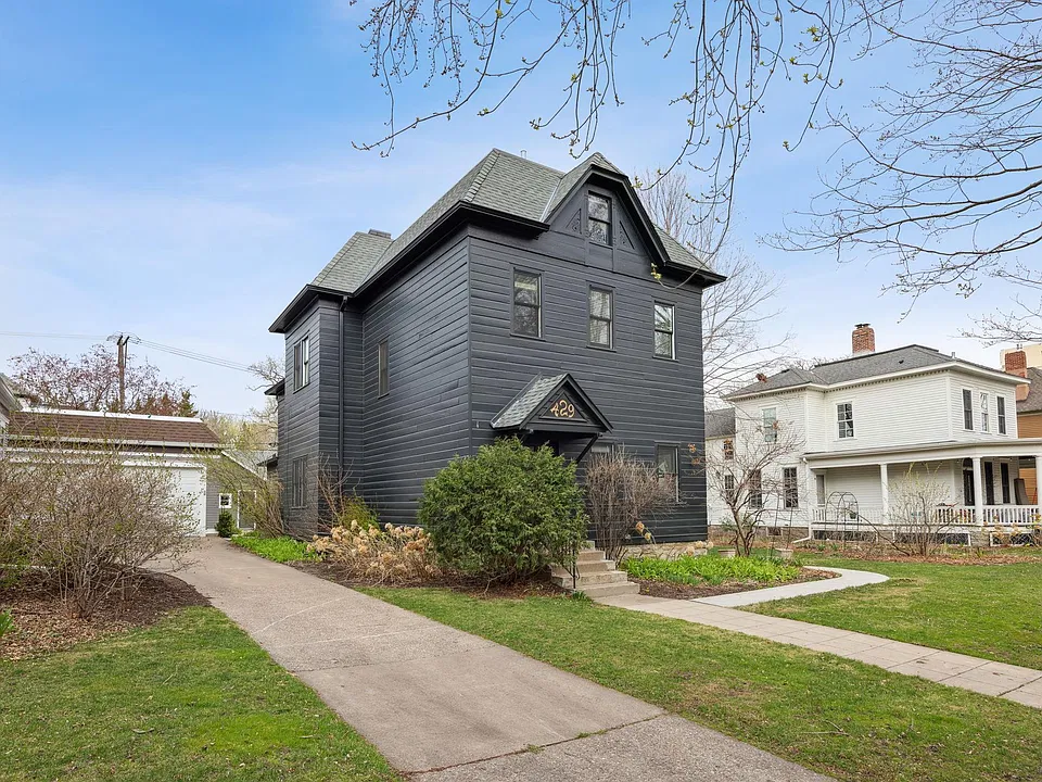 429 Holly Ave #2
