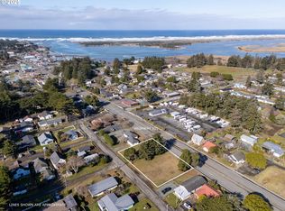950 2nd St NE, Bandon, OR 97411