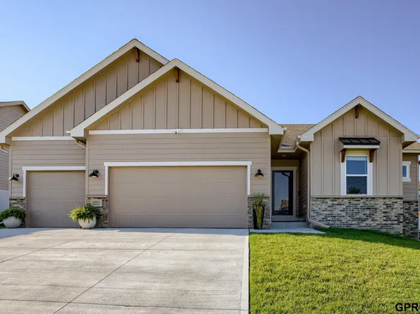 10915 Windward Ave, Papillion, NE 68046