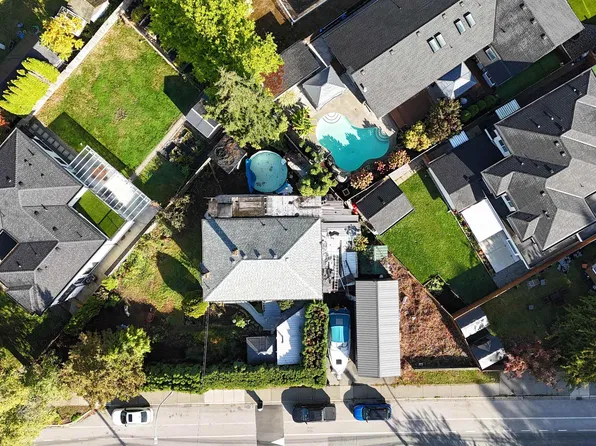 12585 100th Ave, Surrey, BC V3V 2X6