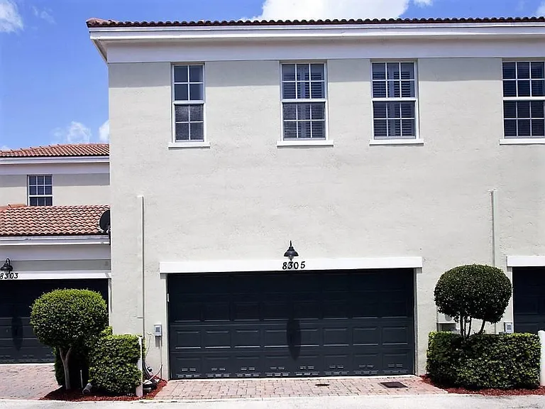8305 NW 7th Ct — Photo 24