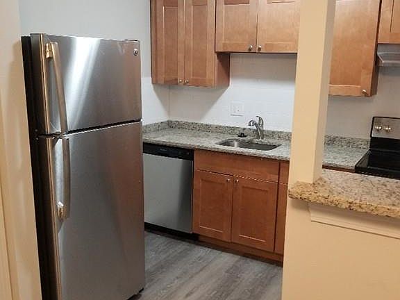 2nd image of 55 Elmwood Park APT 11