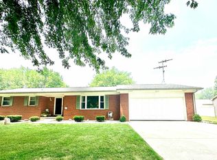 627 Laura Ln, Sweetser, IN 46987
