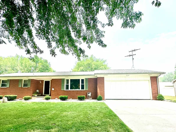 627 Laura Ln, Sweetser, IN 46987