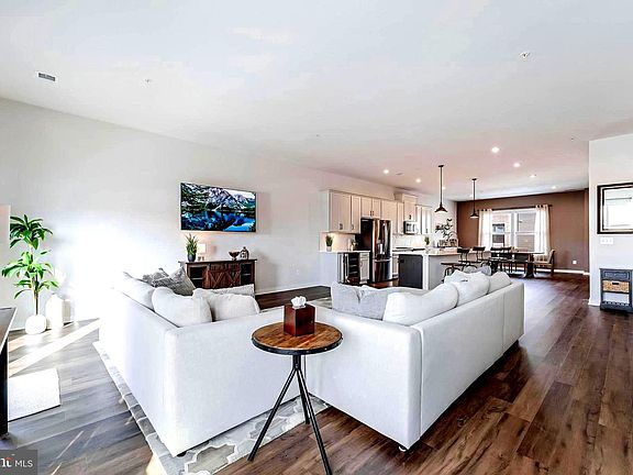 4th image of 16342 Connors Way #4