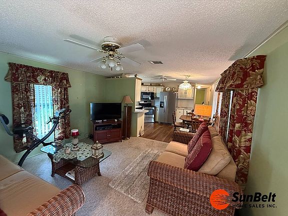4th image of 74 Lavender Ln