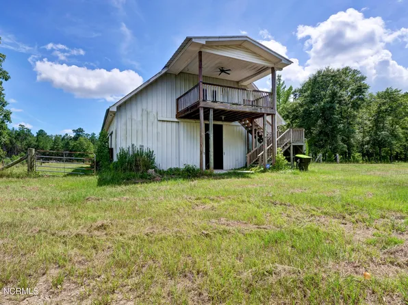 631 Dew Oil Plant Road, Delco, NC 28436