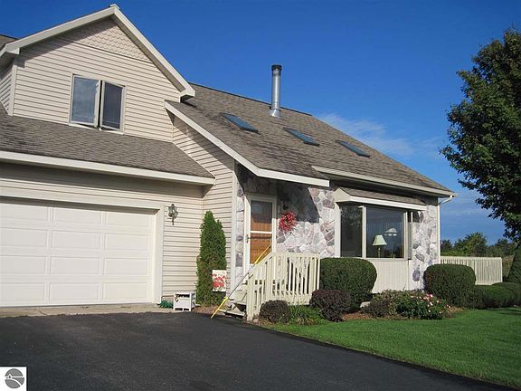 3rd image of 11553 Topview Dr
