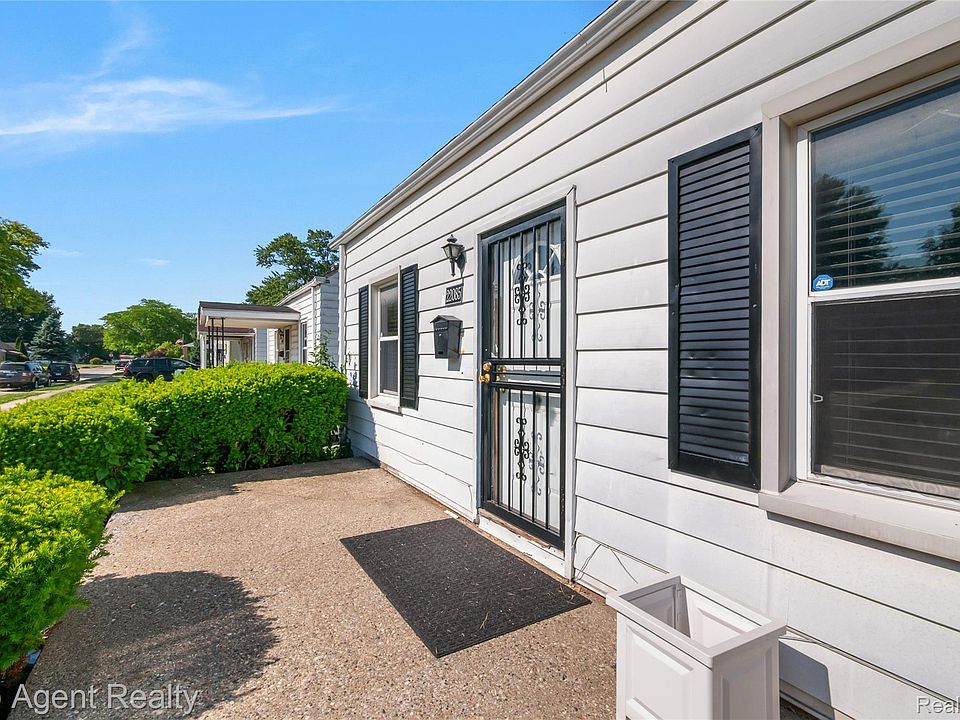 22085 Rausch Ave, photo 2