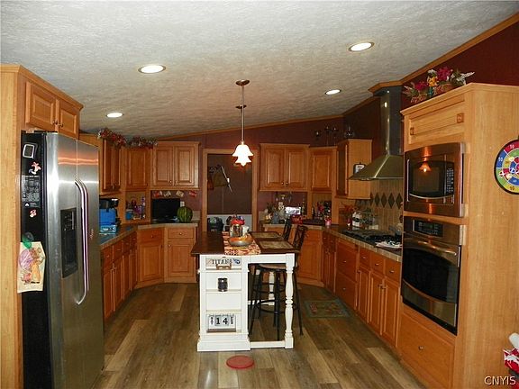 3rd image of 22303 Pork Hill Rd