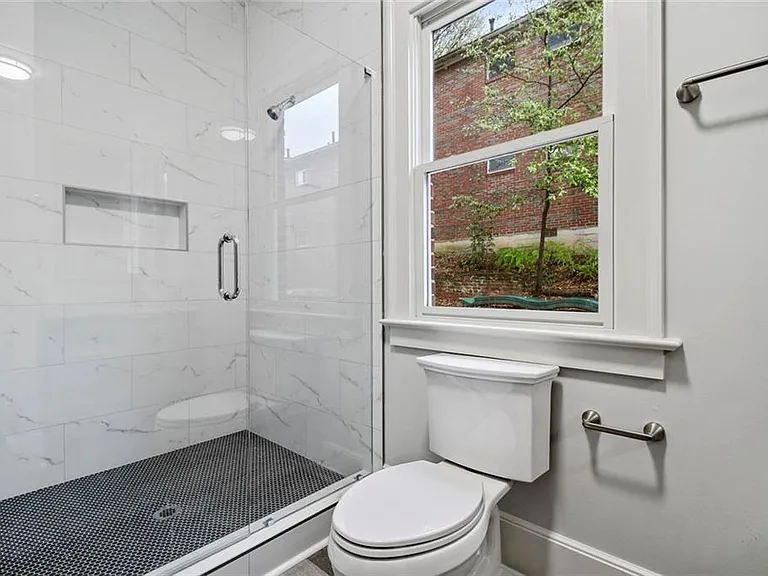 940 Saint Charles Ave NE #C — Photo 12