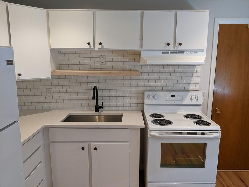 1st image of 640 E Hollywood Ave