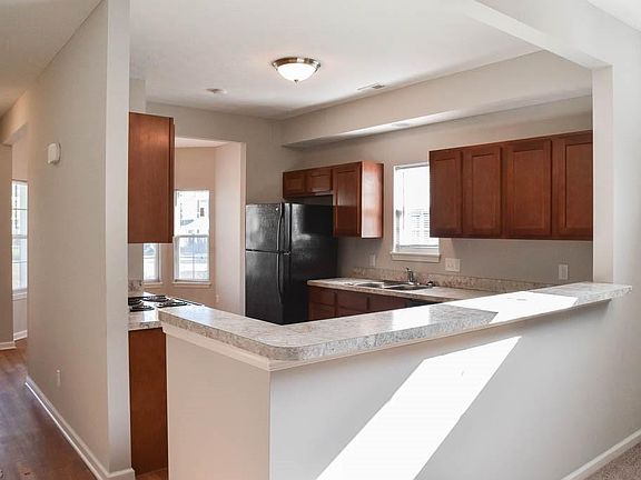 4th image of 315 Teal Cir