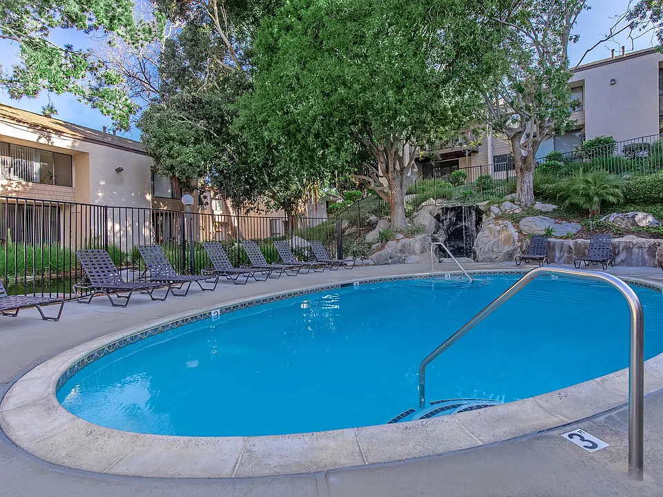 Huntington Lakes Apartments