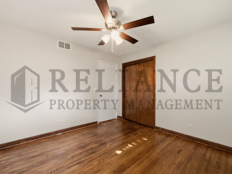 9923 W Binter Ln — Photo 38