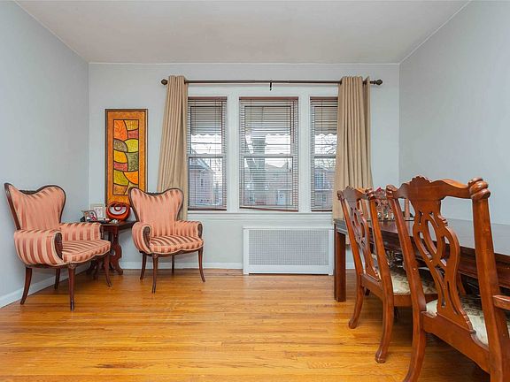 4th image of 24-15 94th St