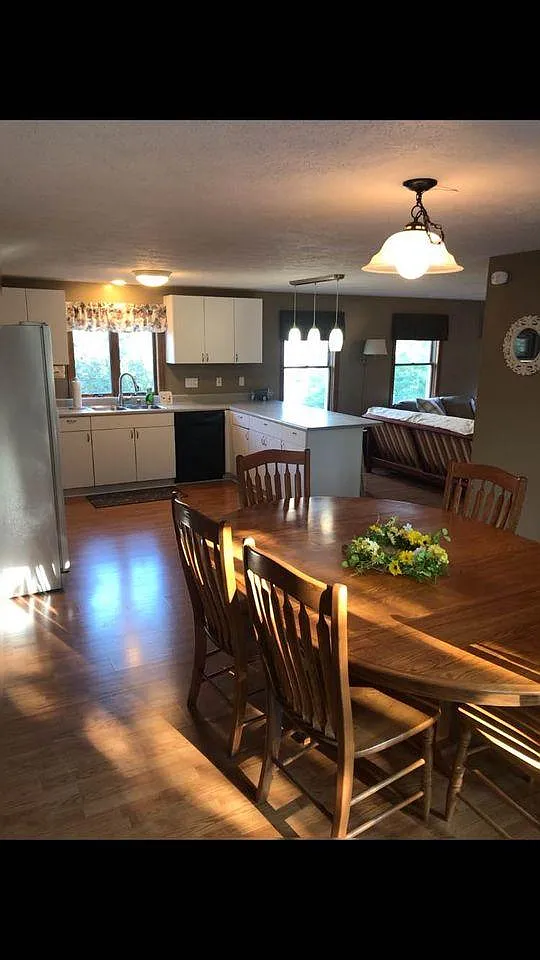 8 Woodbridge Rd — Photo 4