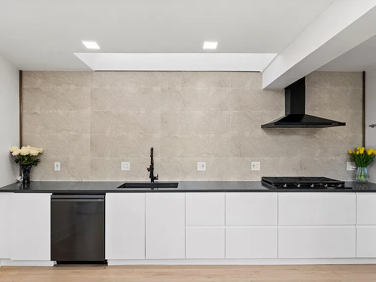 4400 Q St NW — Photo 11